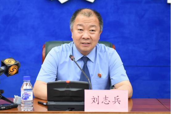 努力让人民群众放心,暖心,安心